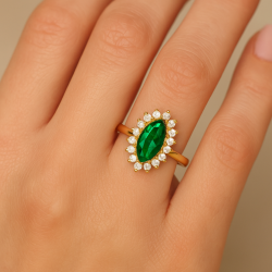 Anel Ouro 18K Pedra Oval Com Zircônia