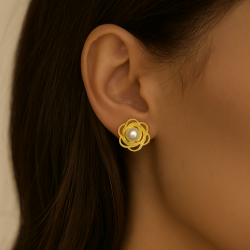 Brinco Ouro 18K Flor Com Perolinha
